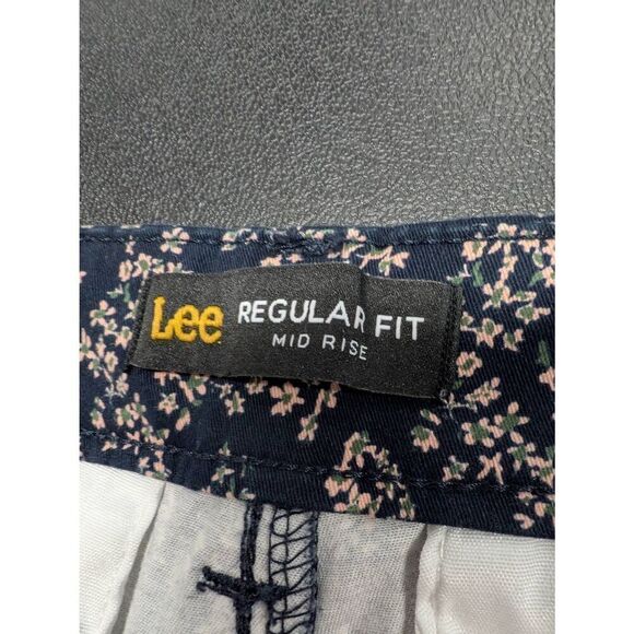 Lee Chino Shorts Med Regular Fit Blue Mid-Rise Ditzy Floral Women's Size 16 - Picture 3 of 6